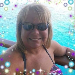 Meet your Posher, Elise